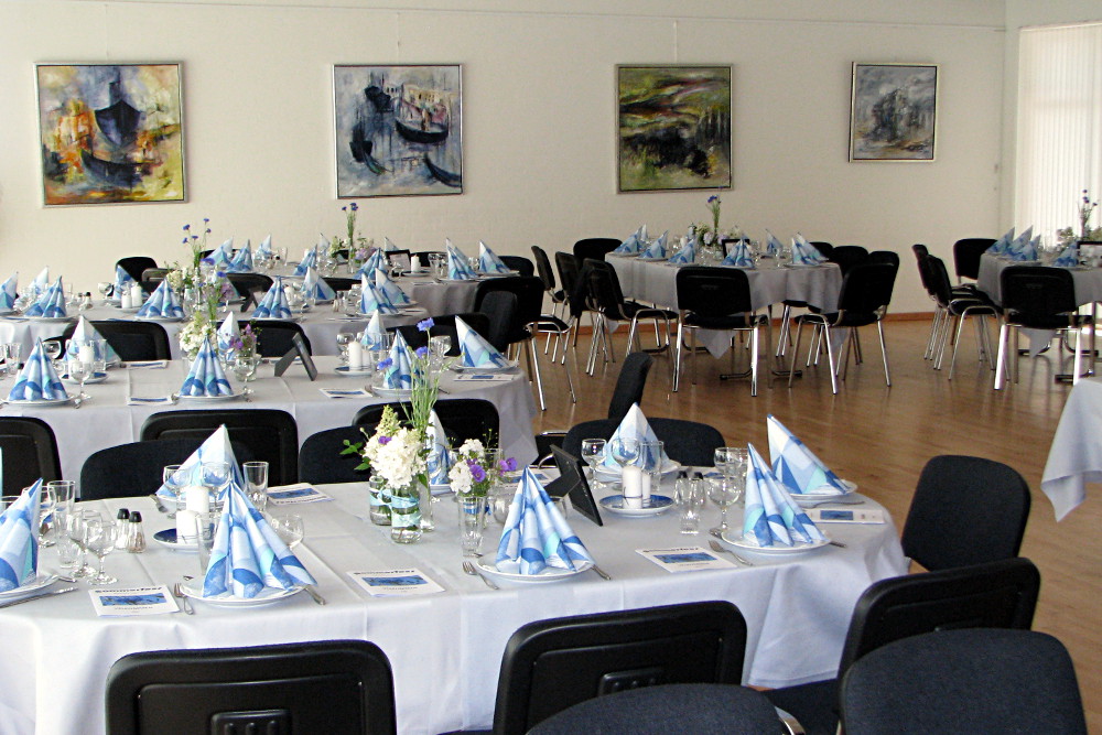 Opd&aelig;kning i salen